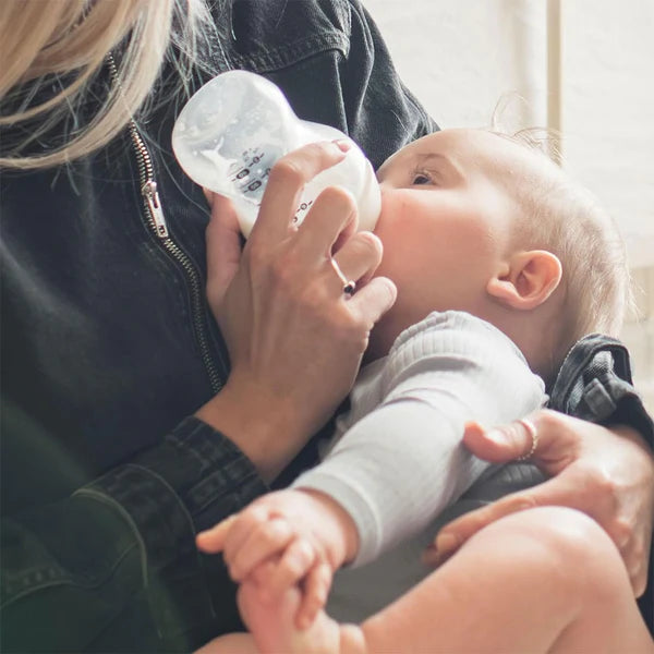 Tommee Tippee Anti-Colic with Slow Flow Breast-Like Teat Baby Bottle 260ml | 0m+